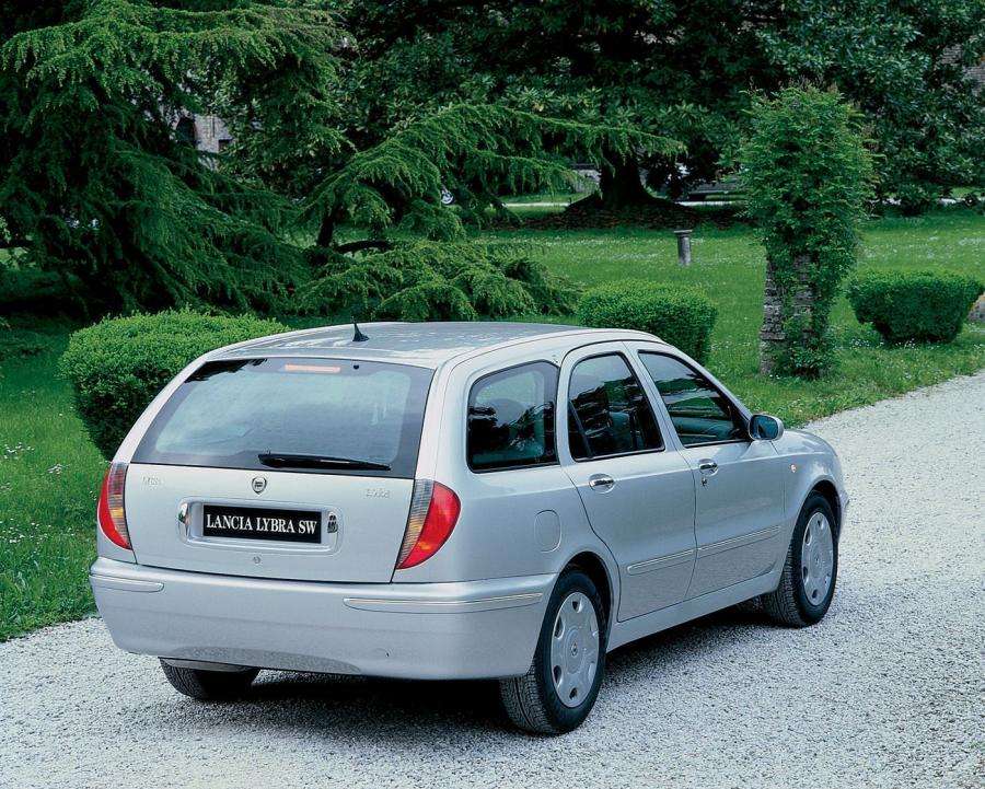  Lancia Lybra SW 1999 года  (фото 19 из 57)